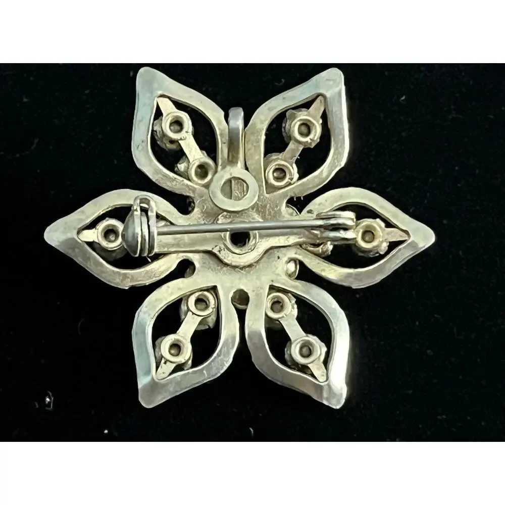 VTG Starburst Brooch Pendant Silver Tone Emerald Color Multi Faceted Rhinestones